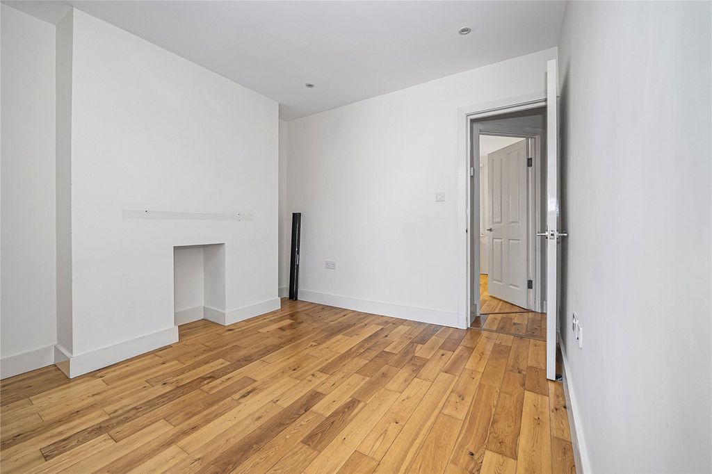 Property photo 3 of 9 Picture No. 02