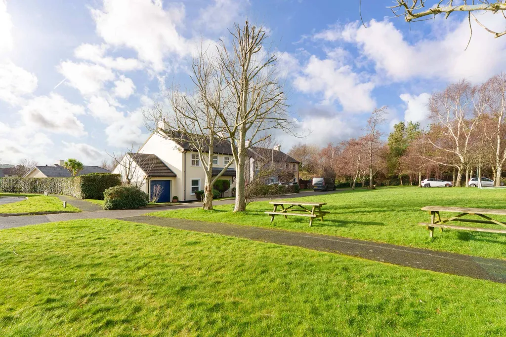 Property photo 2 of 20