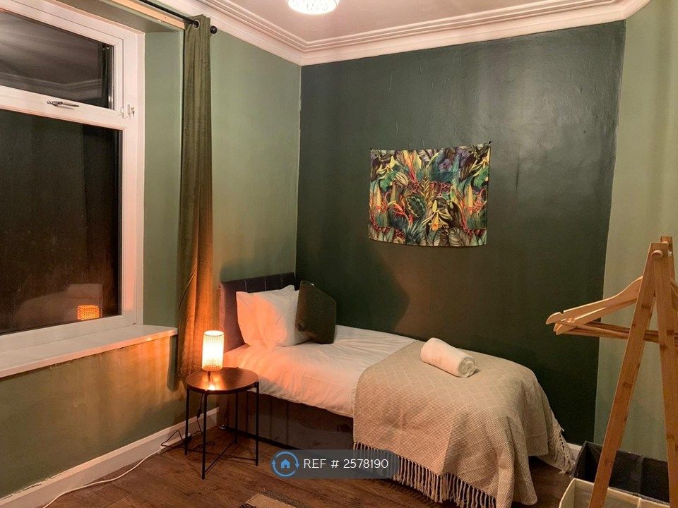 Property photo 2 of 22
