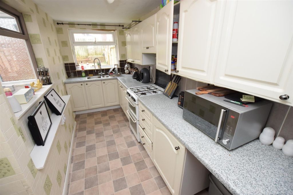 Property photo 2 of 9 4777542