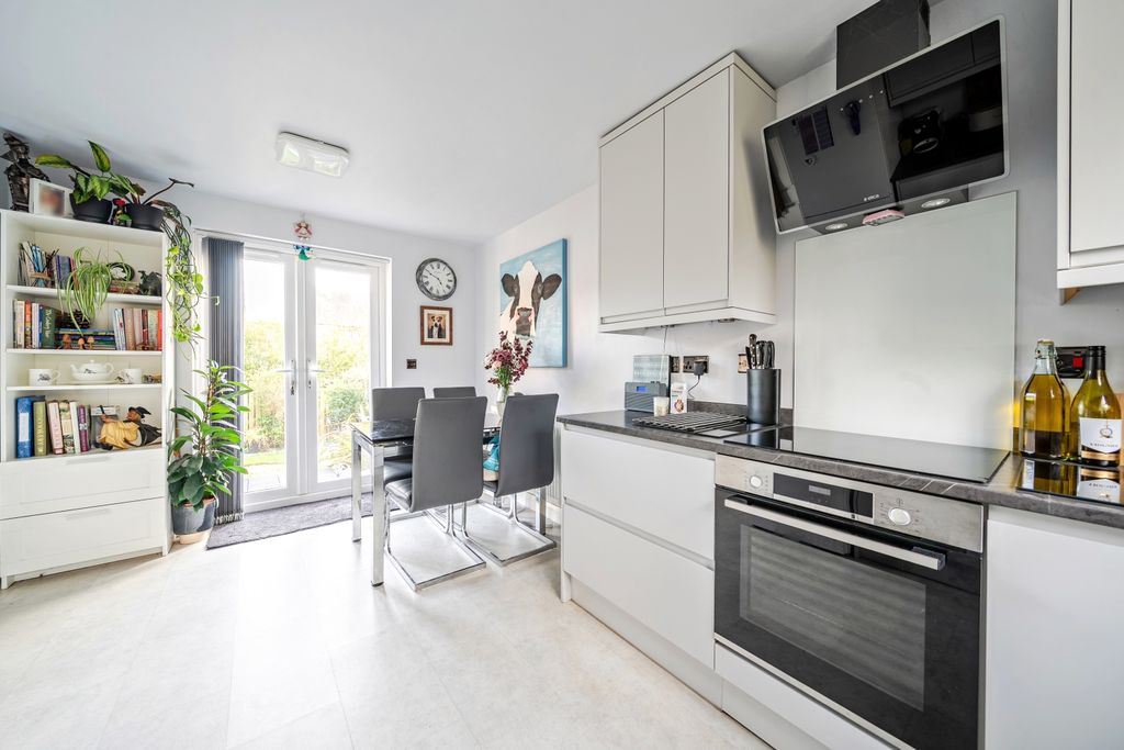 Property photo 3 of 20 Kitchen Dining Room