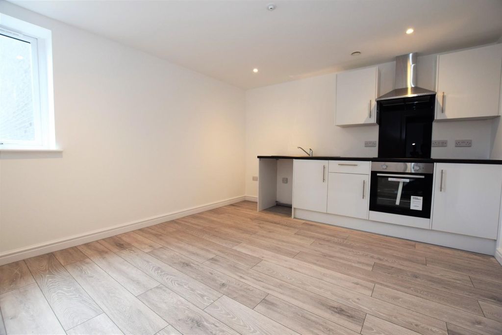 Property photo 3 of 8 9Jffau8Kfucin6x3Fyjvig.Jpg