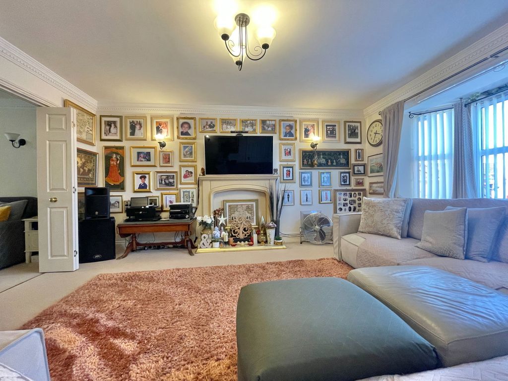 Property photo 2 of 34