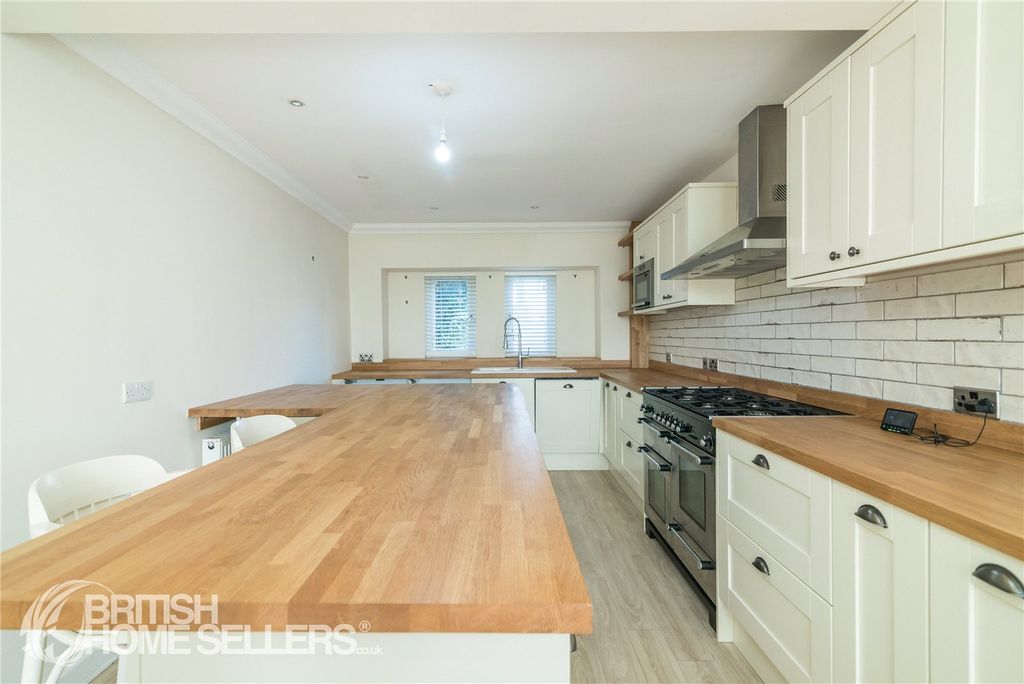 Property photo 2 of 17 2