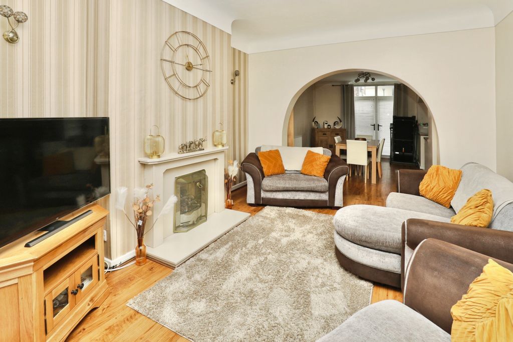 Property photo 3 of 15