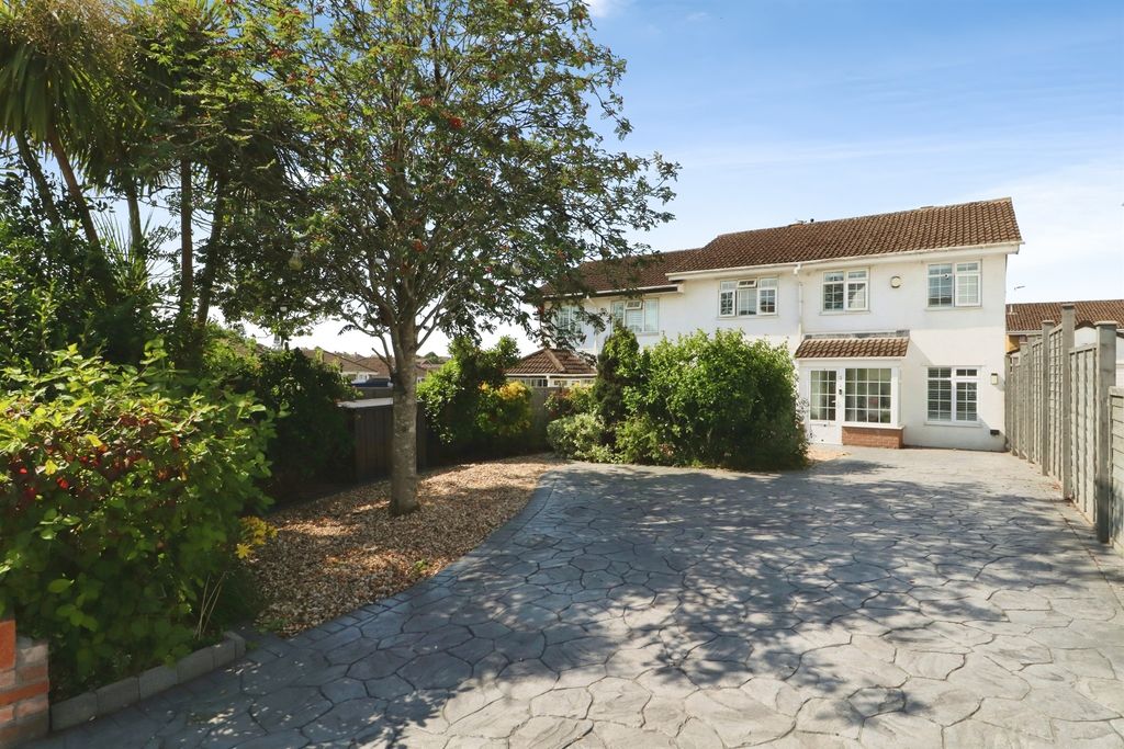 Property photo 1 of 27