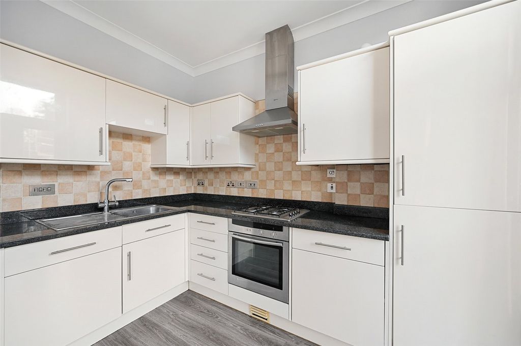 Property photo 3 of 7 Kitchen