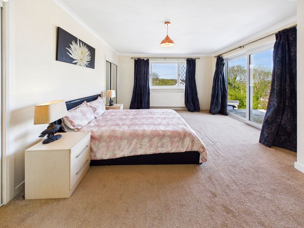 Property photo 1 of 52