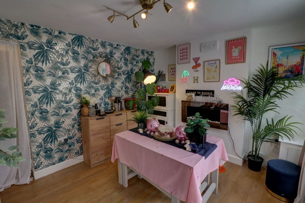 Property photo 2 of 12 Dining Room