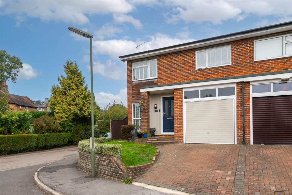 Property photo 1 of 20 1 Castle Close Externals-15 Sky.Jpg