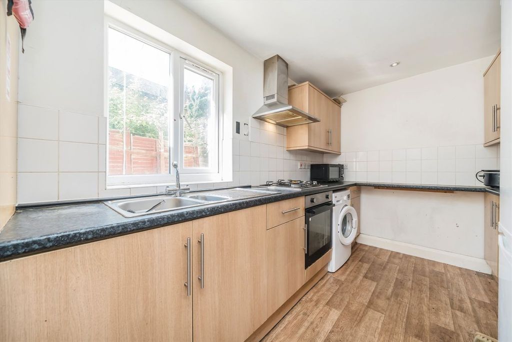 Property photo 2 of 3