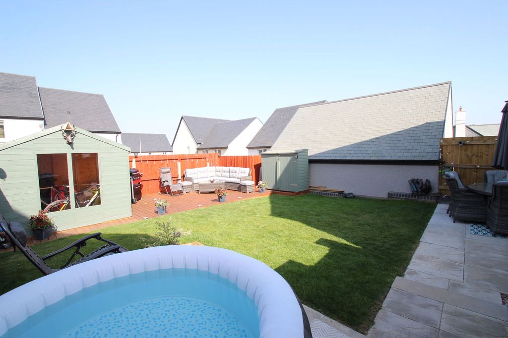 Property photo 2 of 13