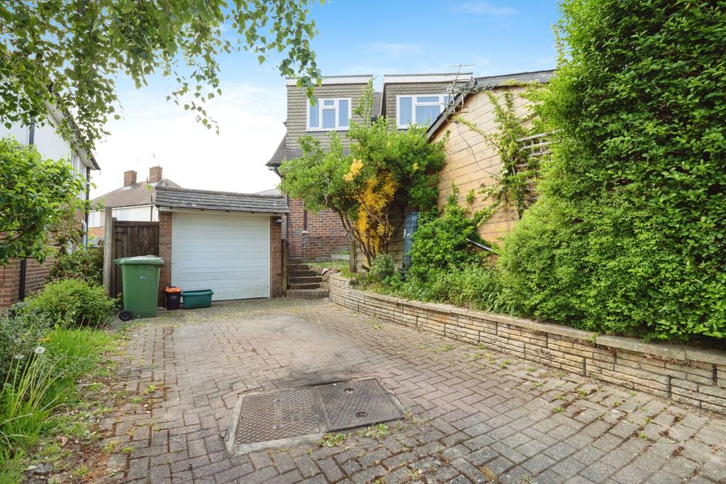 Property photo 2 of 17 Photo