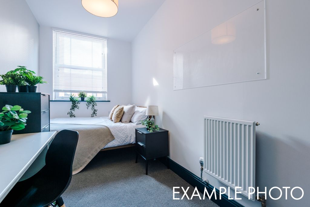 Property photo 3 of 14 Flat 18, Shoe And Boot, Example 7