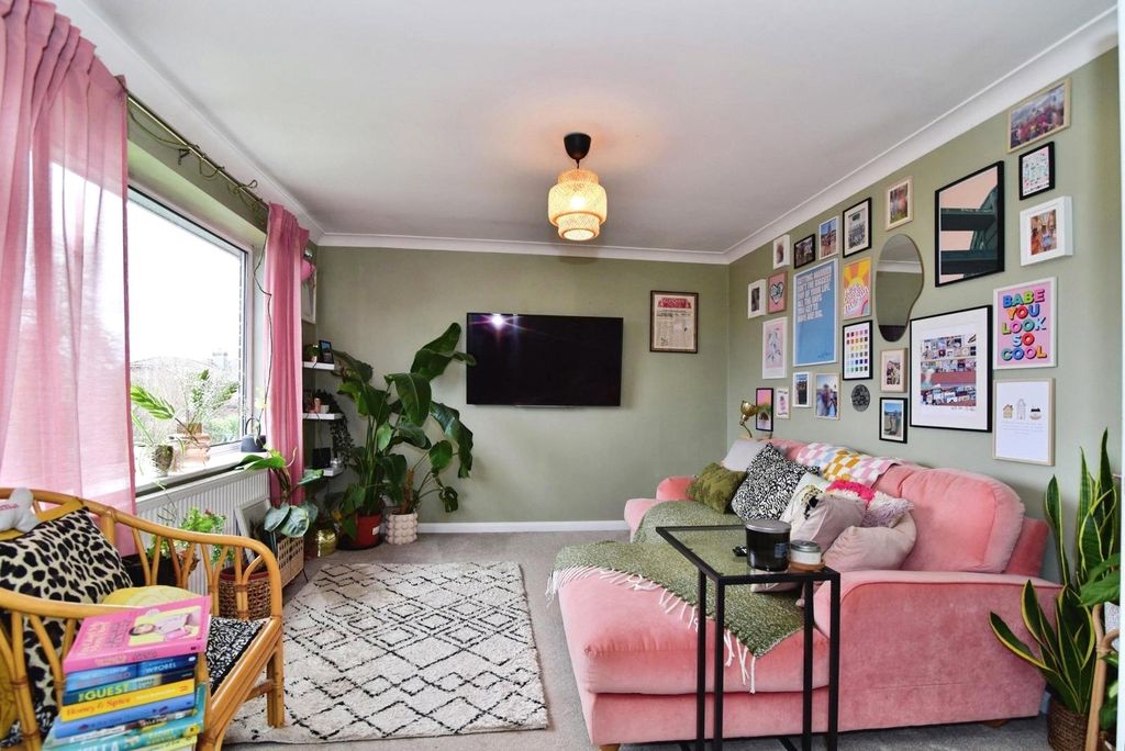 Property photo 3 of 13 Pbox-Img.Jpg