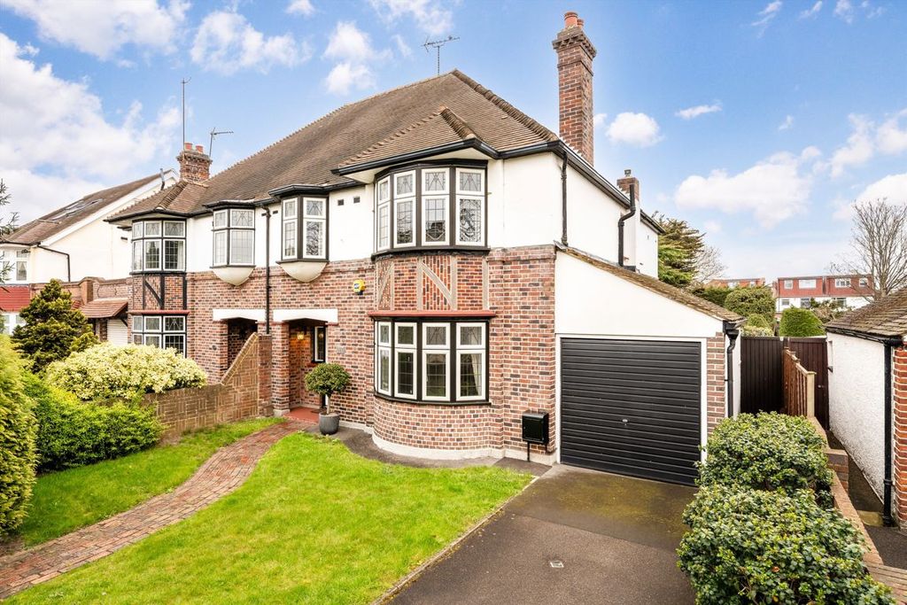 Property photo 1 of 8