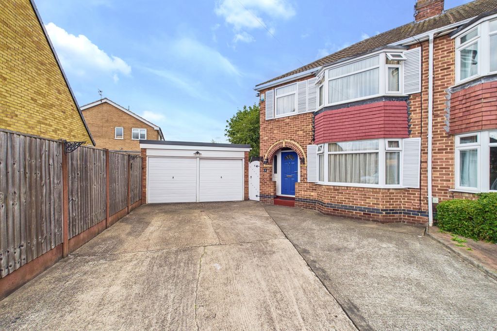 Property photo 1 of 17 Cam02279G0-Pr0159-Still024