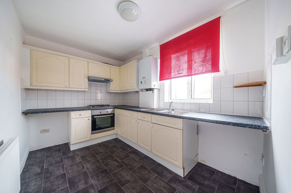 Property photo 1 of 9 Kitchen