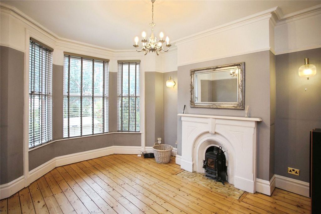 Property photo 2 of 24 Picture No. 28