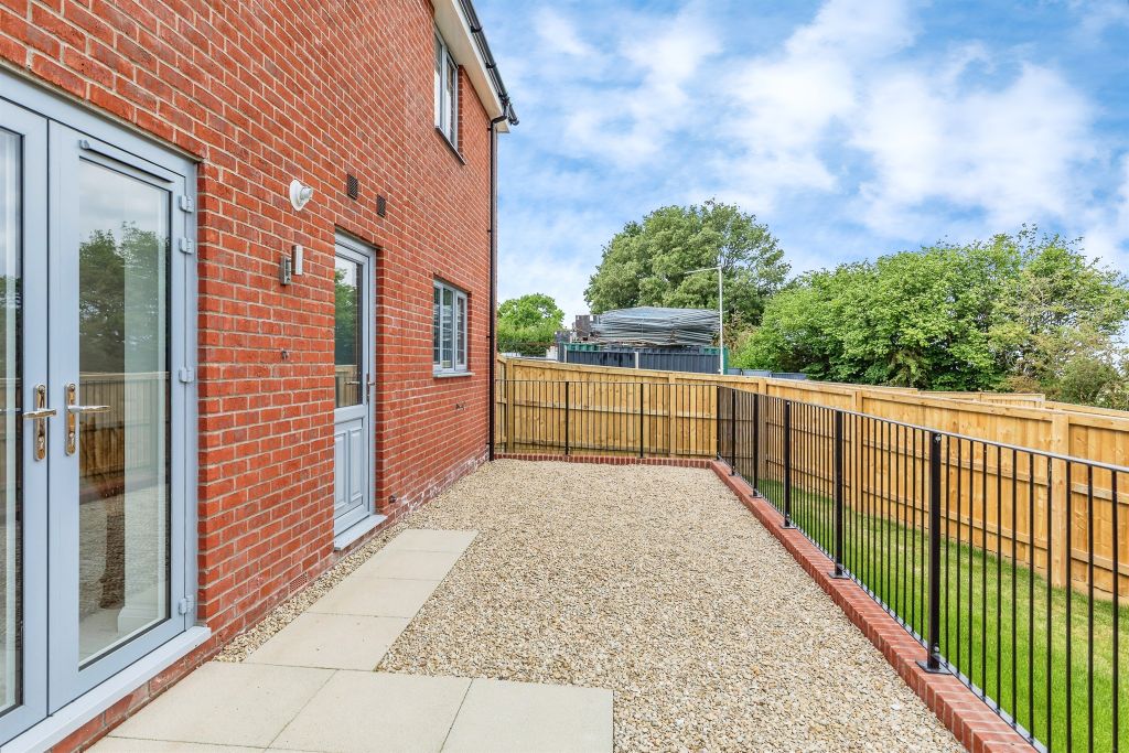 Property photo 3 of 15