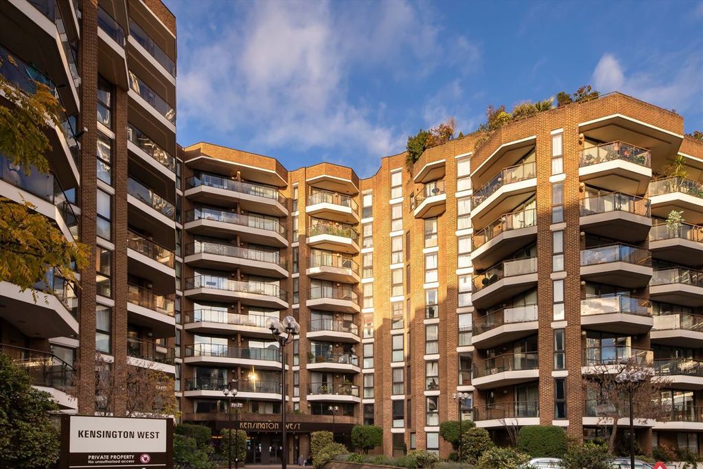 Property photo 2 of 8