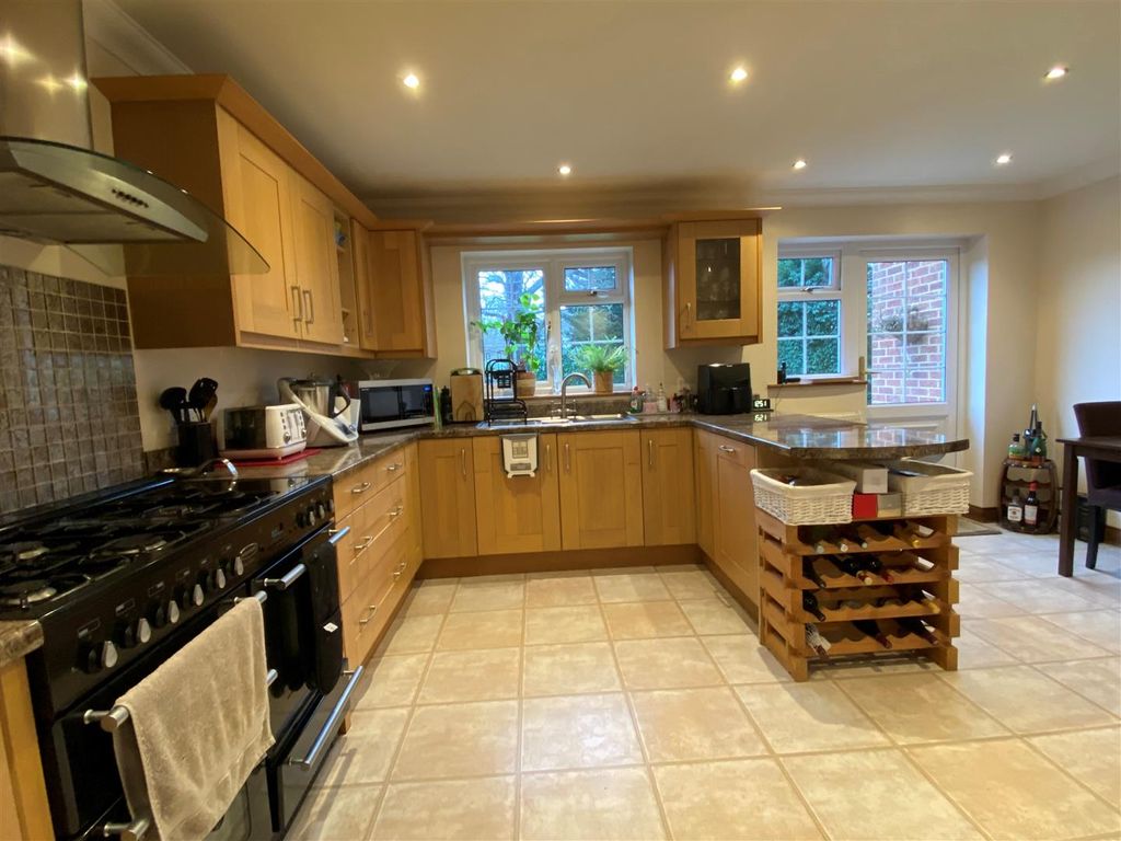 Property photo 3 of 13 Kitchen.Jpg