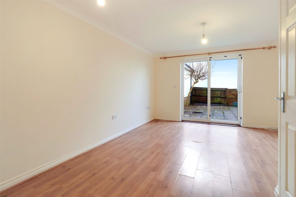 Property photo 3 of 9 Picture No. 18