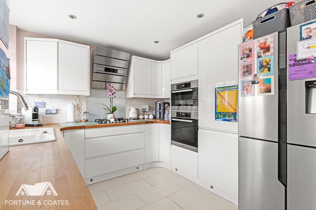 Property photo 2 of 33 Quarrysprings_16.Jpg