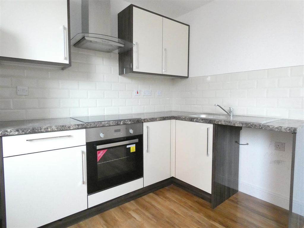 Property photo 1 of 6 Kitchen
