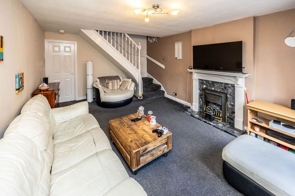 Property photo 3 of 16