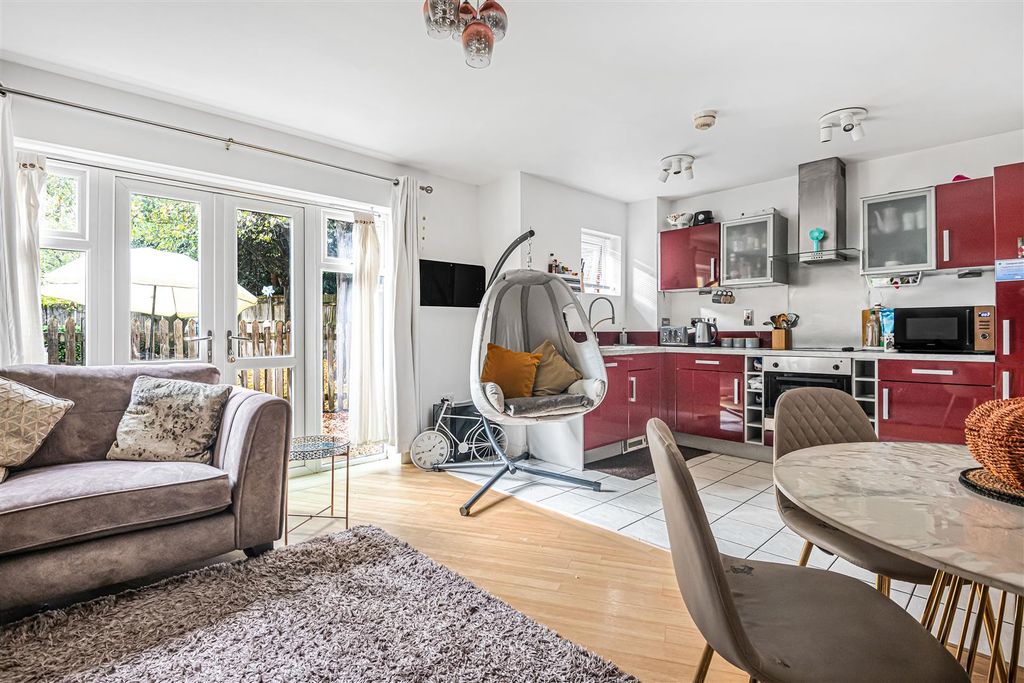 Property photo 2 of 10 12_65935.Jpg