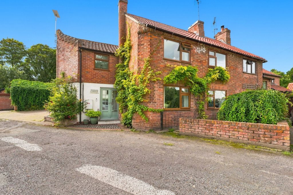 Property photo 1 of 38