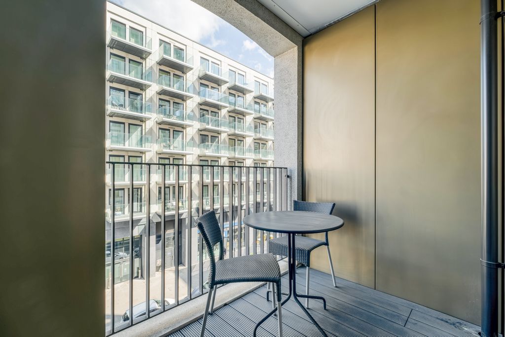 Property photo 3 of 12