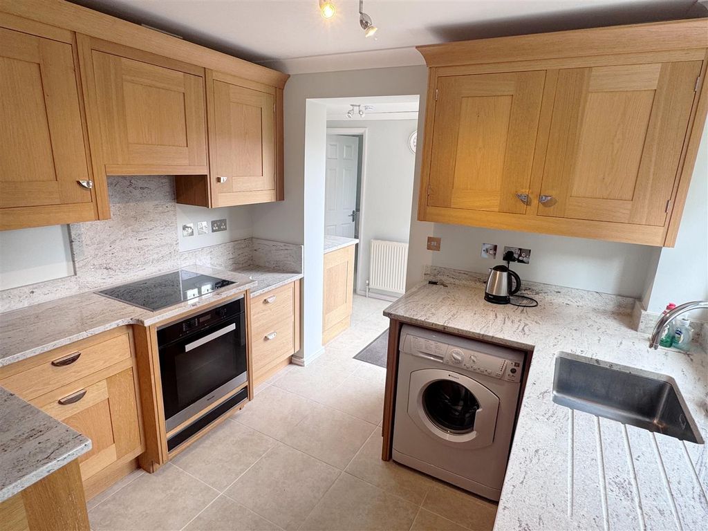 Property photo 3 of 18 Kitch 1.Jpg