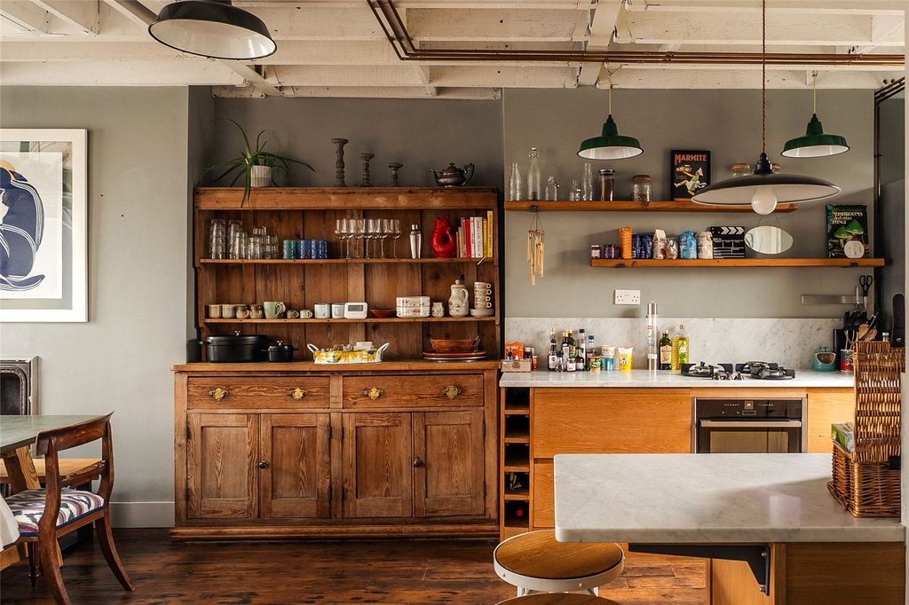 Property photo 3 of 19 Picture 3