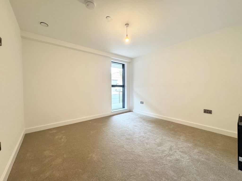 Property photo 3 of 5 Bedroom