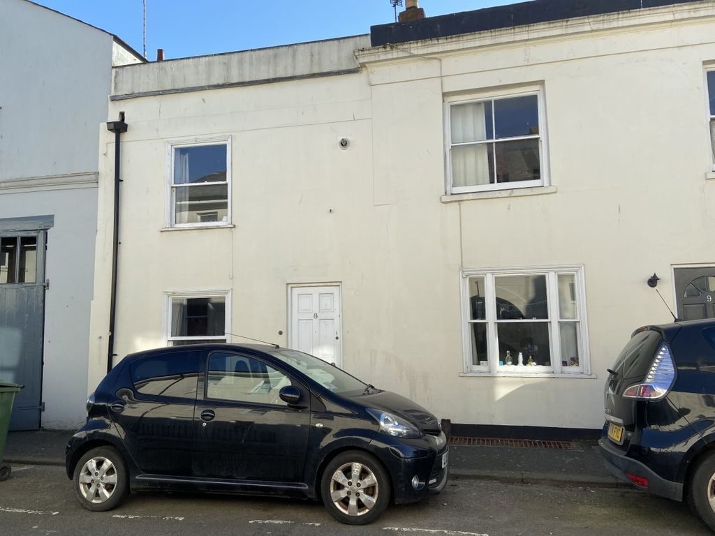 Property photo 1 of 9