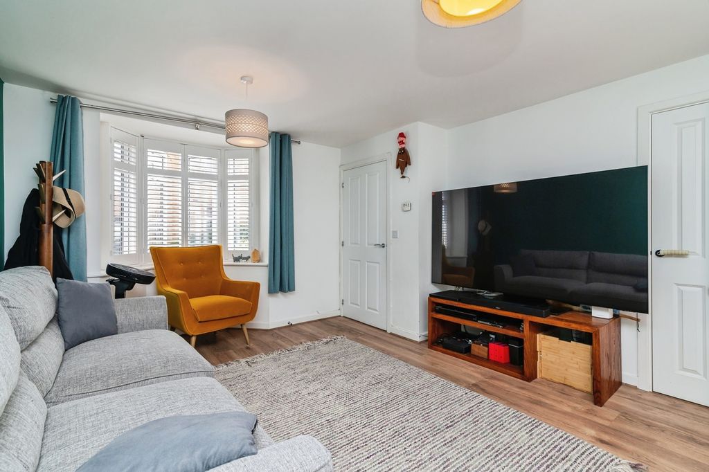 Property photo 3 of 18 Pbox-Img.Jpg