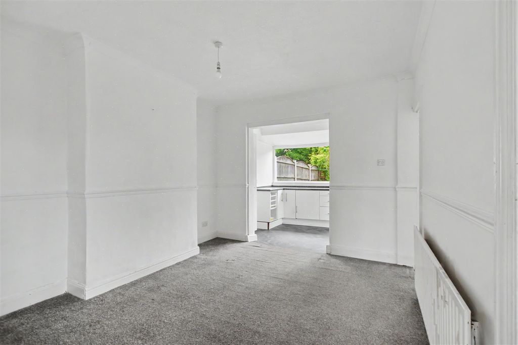 Property photo 3 of 21 Dining Room