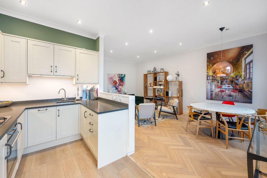 Property photo 2 of 11 Picture No. 16