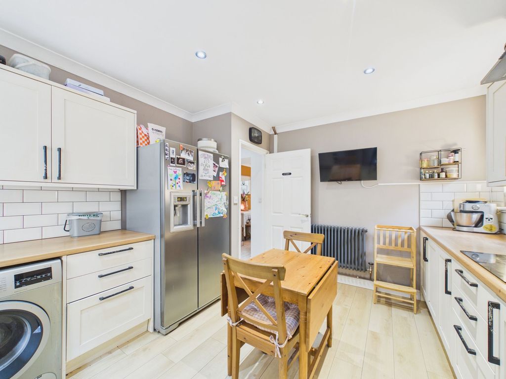 Property photo 3 of 33