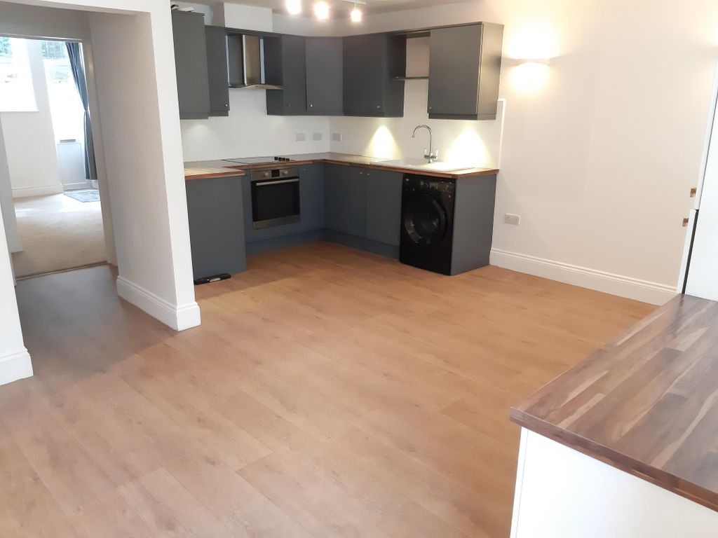 Property photo 2 of 8 Image