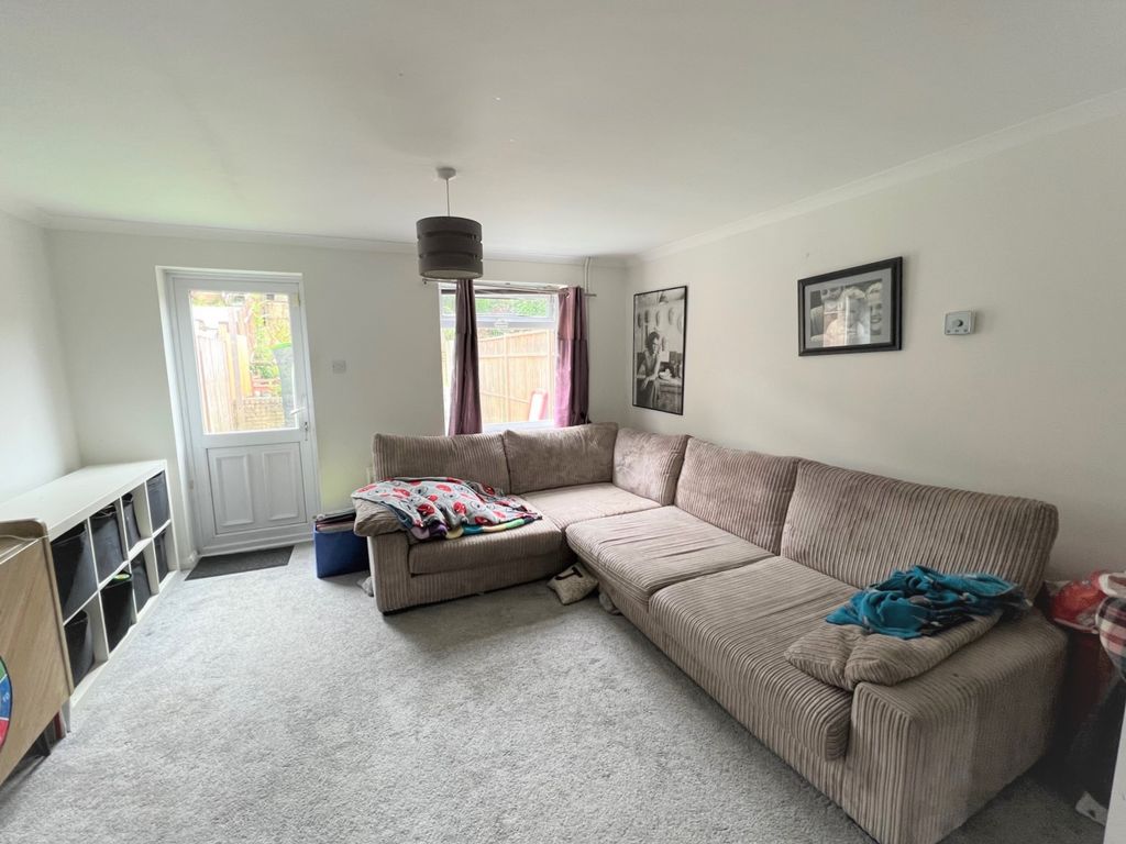 Property photo 2 of 10 Living Room