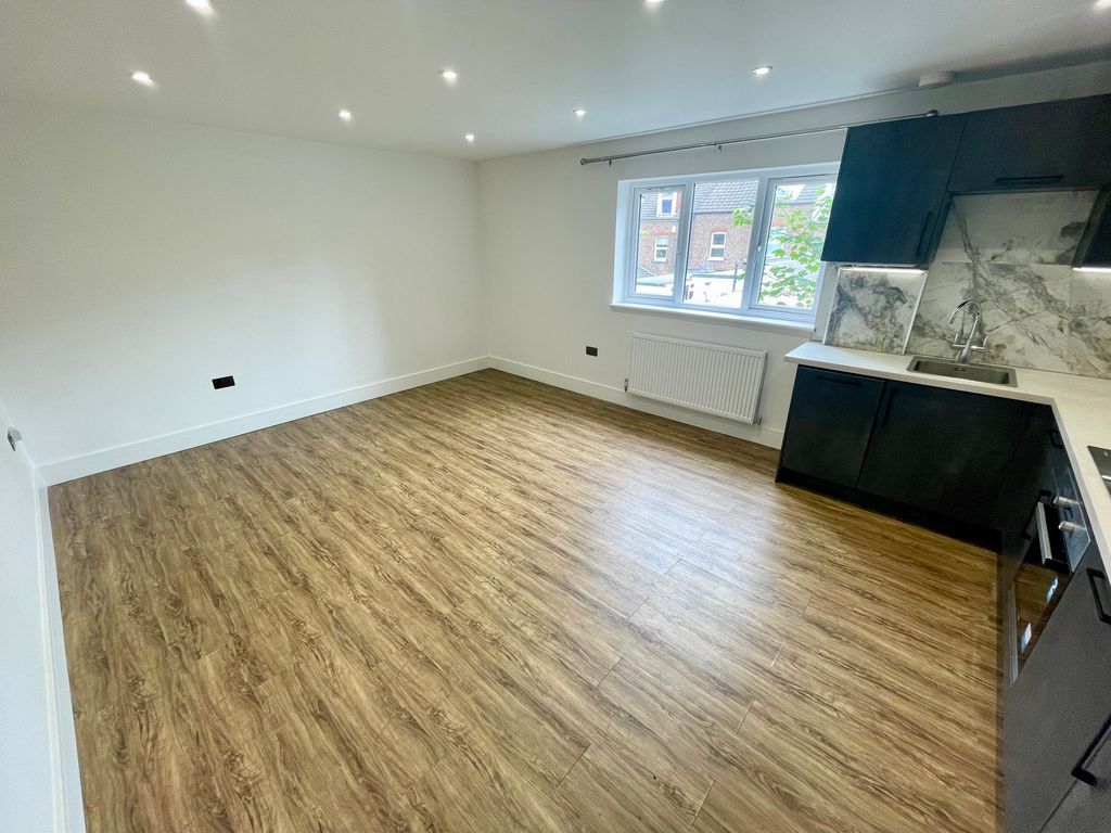 Property photo 2 of 9 Image