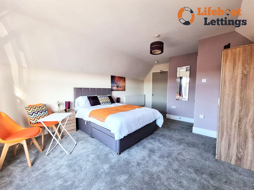 Property photo 1 of 14 Bedroom 8c