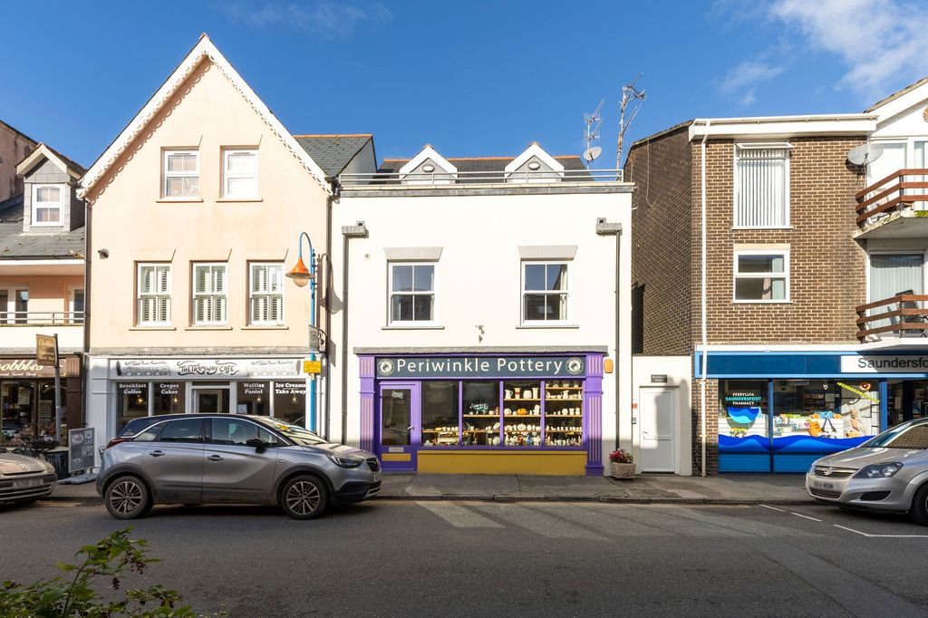 Property photo 1 of 52