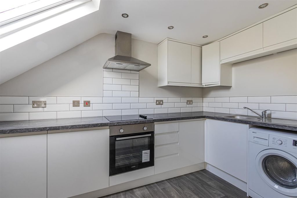 Property photo 2 of 11 Penhill Road 25, 3-5.Jpg