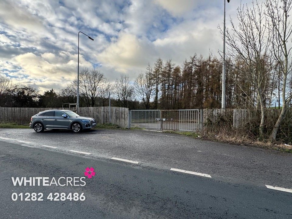 Property photo 1 of 7 Photo 4