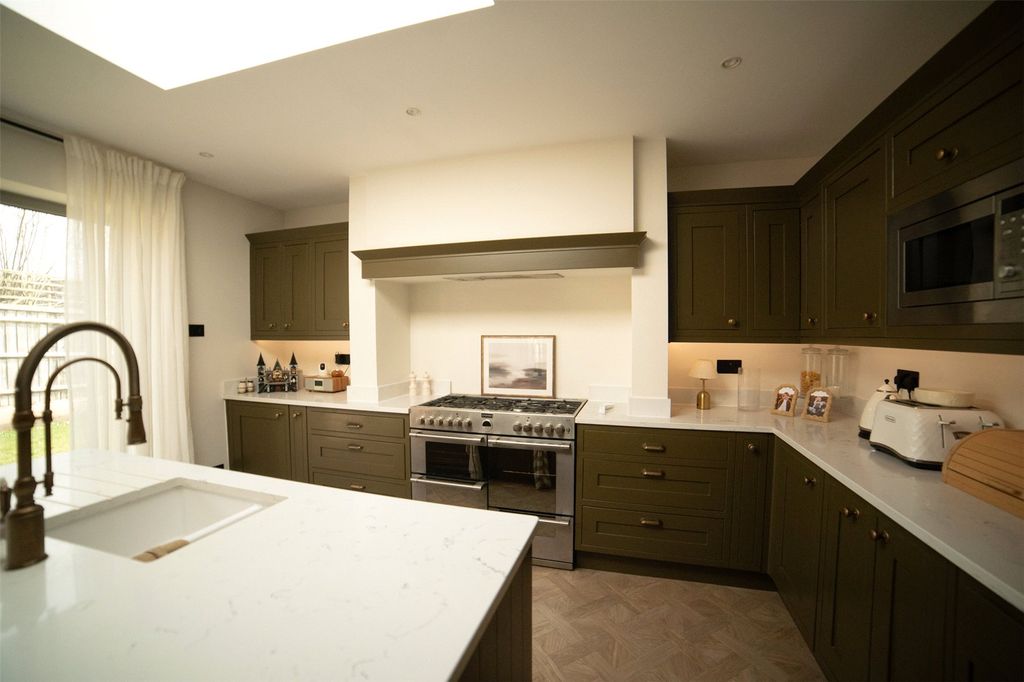 Property photo 2 of 14 Picture No. 04