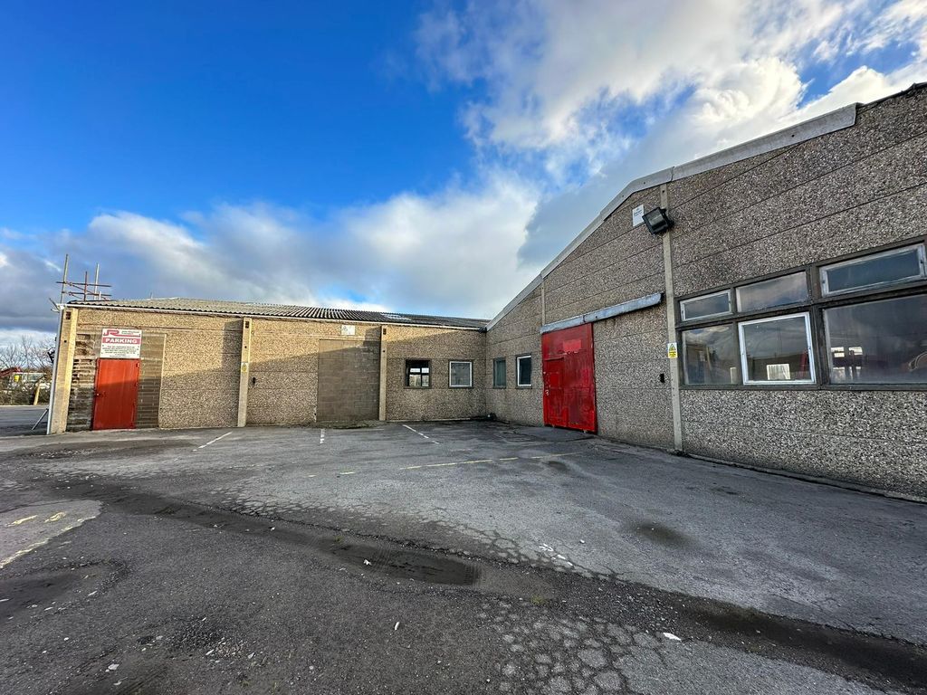 Property photo 1 of 5